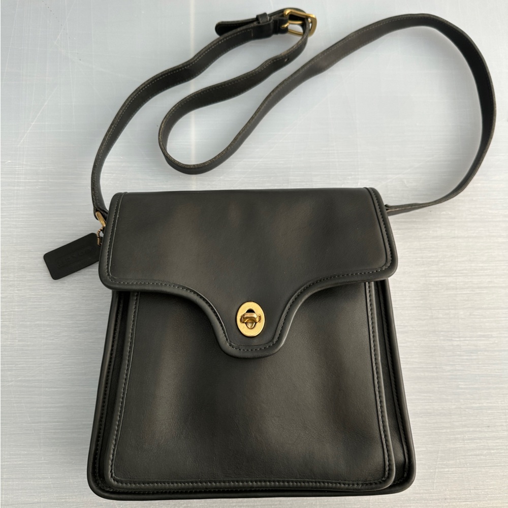 Vintage Coach Shelton Crossbody Bag, Dark Forest Green Leather 0596-335 # 9917
